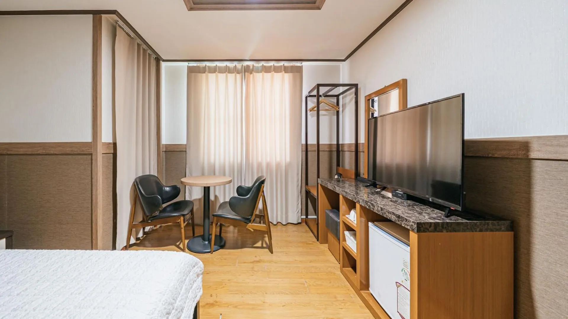 Jeju B Hotel