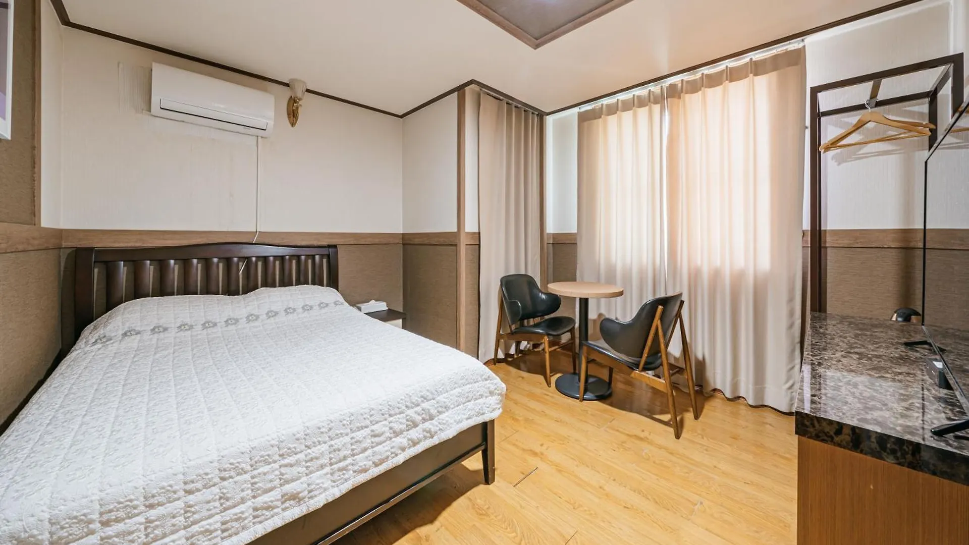 Jeju B Hotel