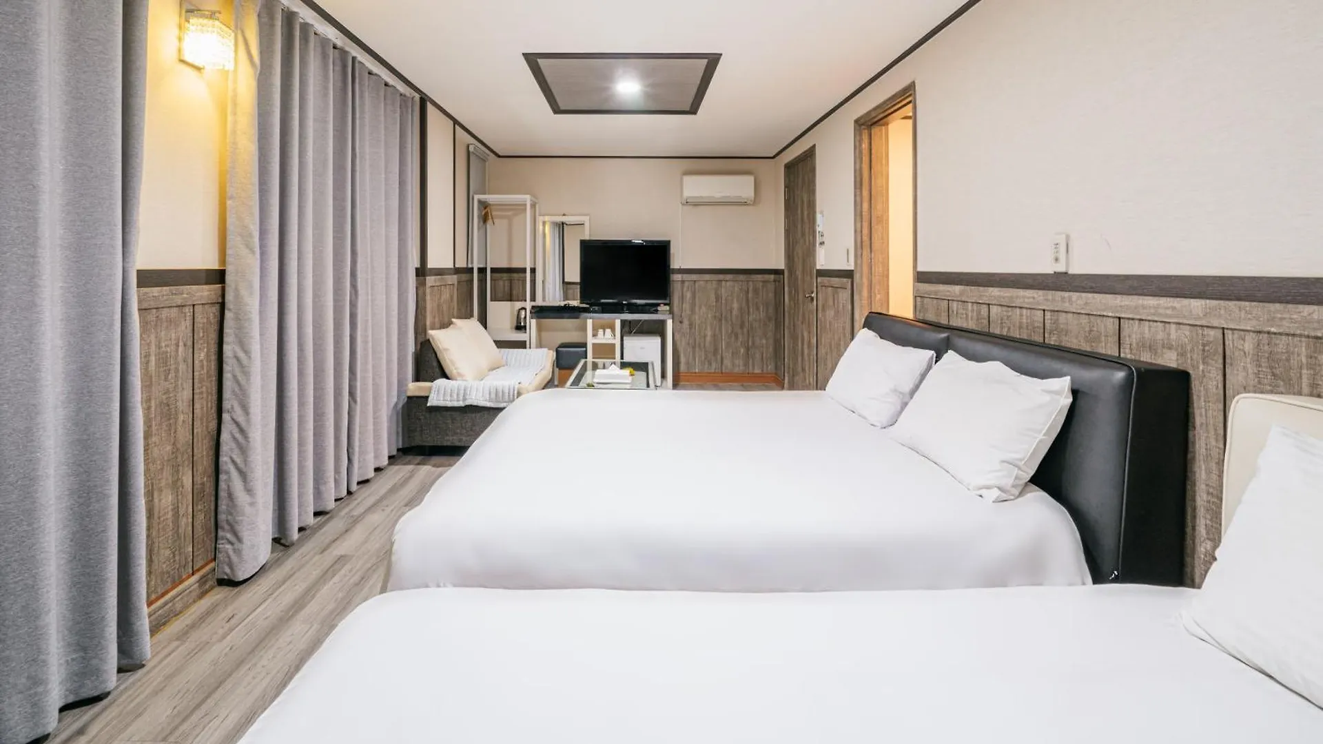 Jeju B Hotel